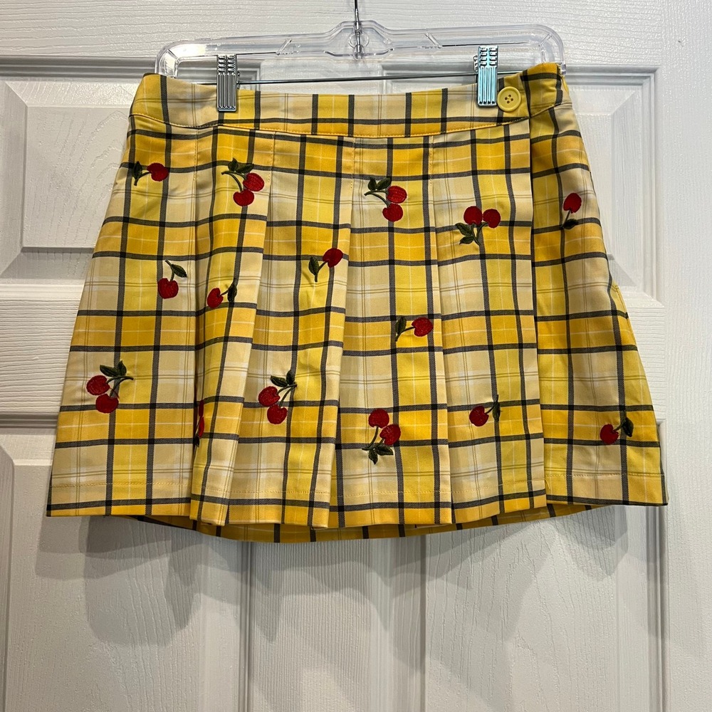 Forever 21 Skort Yellow Plaid Embroidered Cherry Pleated Mini Preppy Academic